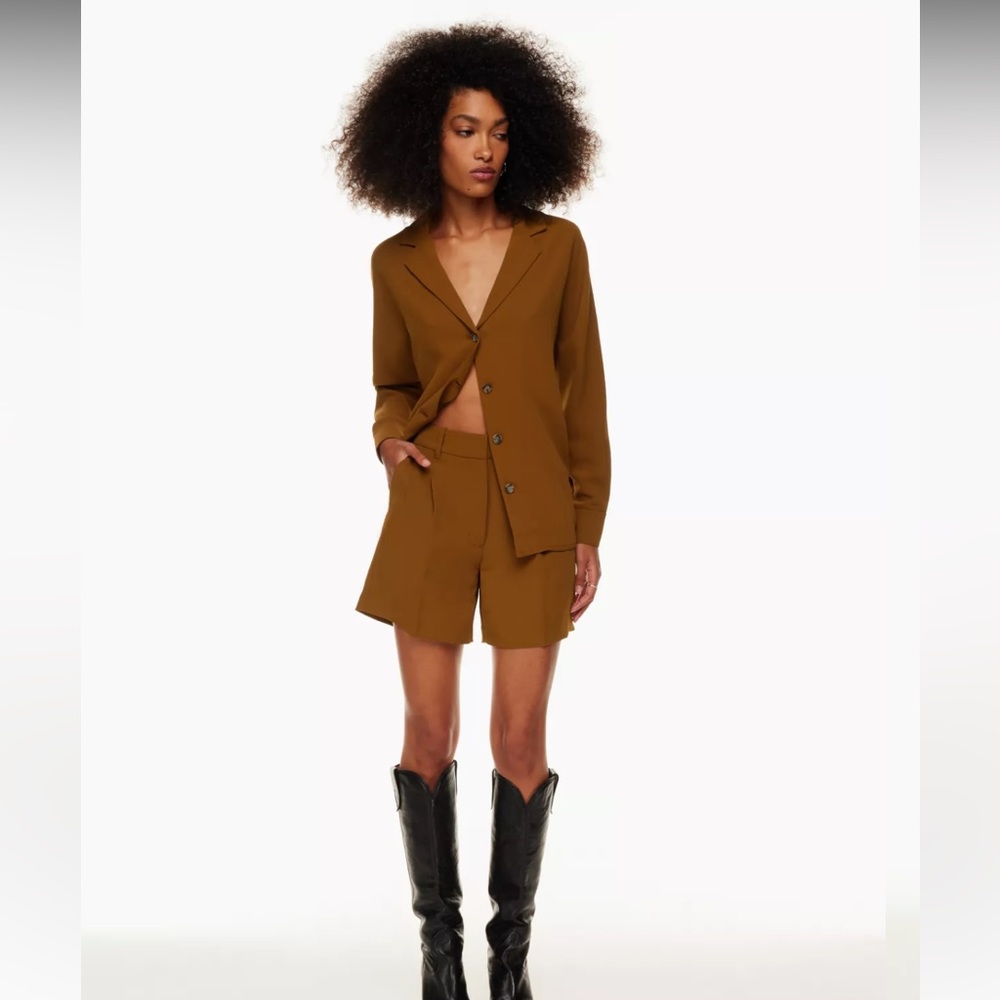 COPY - Aritzia Effortless Shorts 5inch.